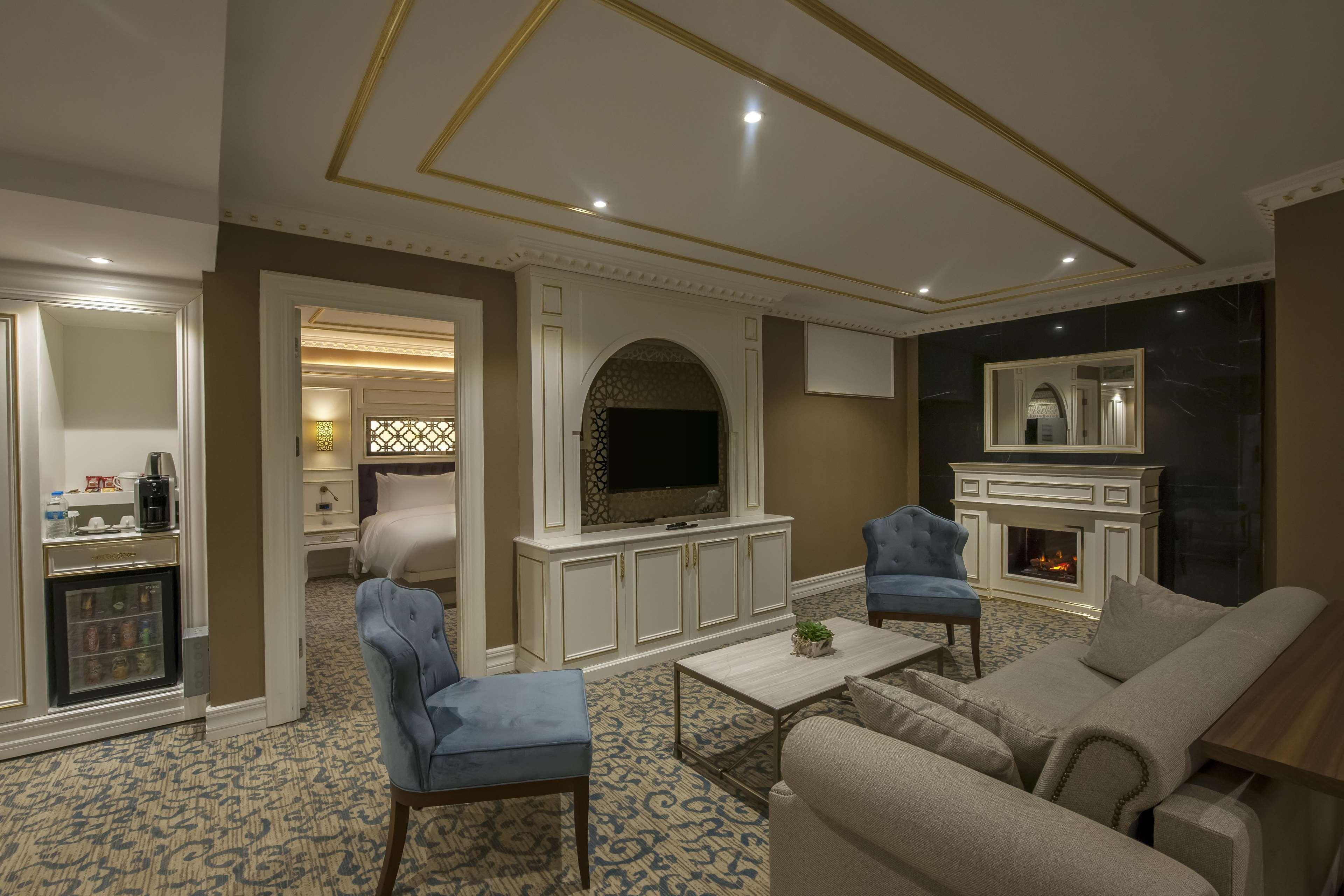 Doubletree By Hilton Elazig Hotel Exterior foto